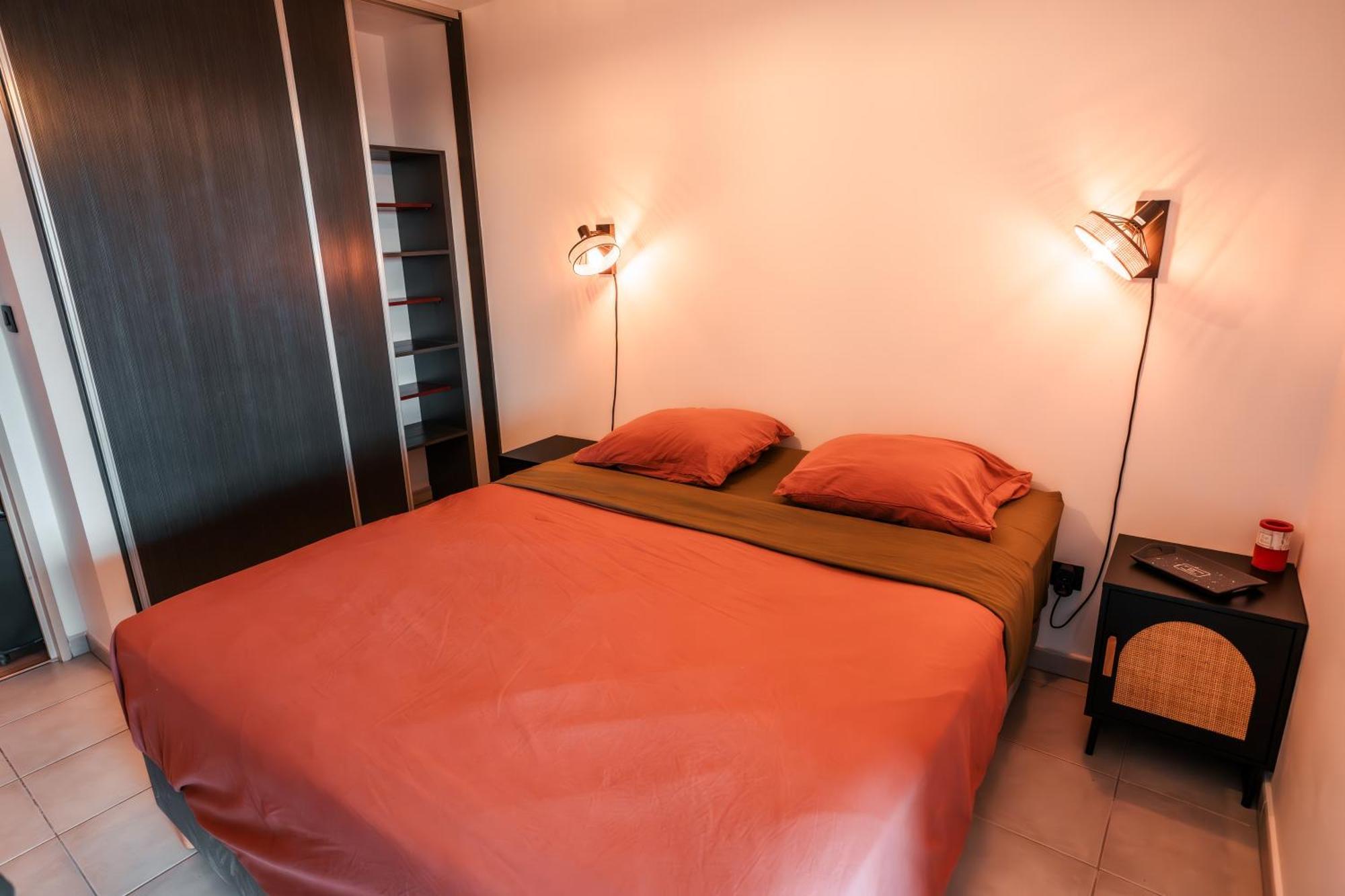 Appartement Moderne Et Elegant Saint-Denis Luaran gambar
